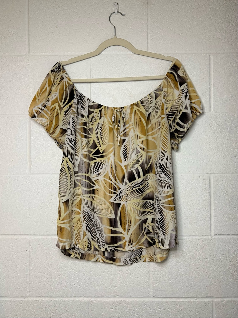 Bishop St. Vintage Hawaiian Print Top